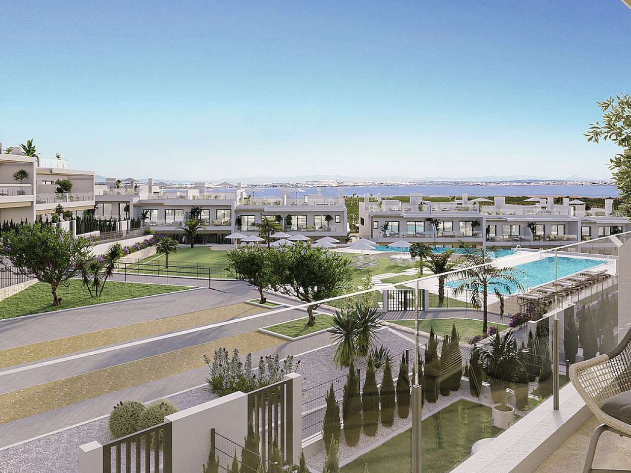 Neubau-Penthouse mit Dachterrasse in Los Balcones nahe Rosa Lagune