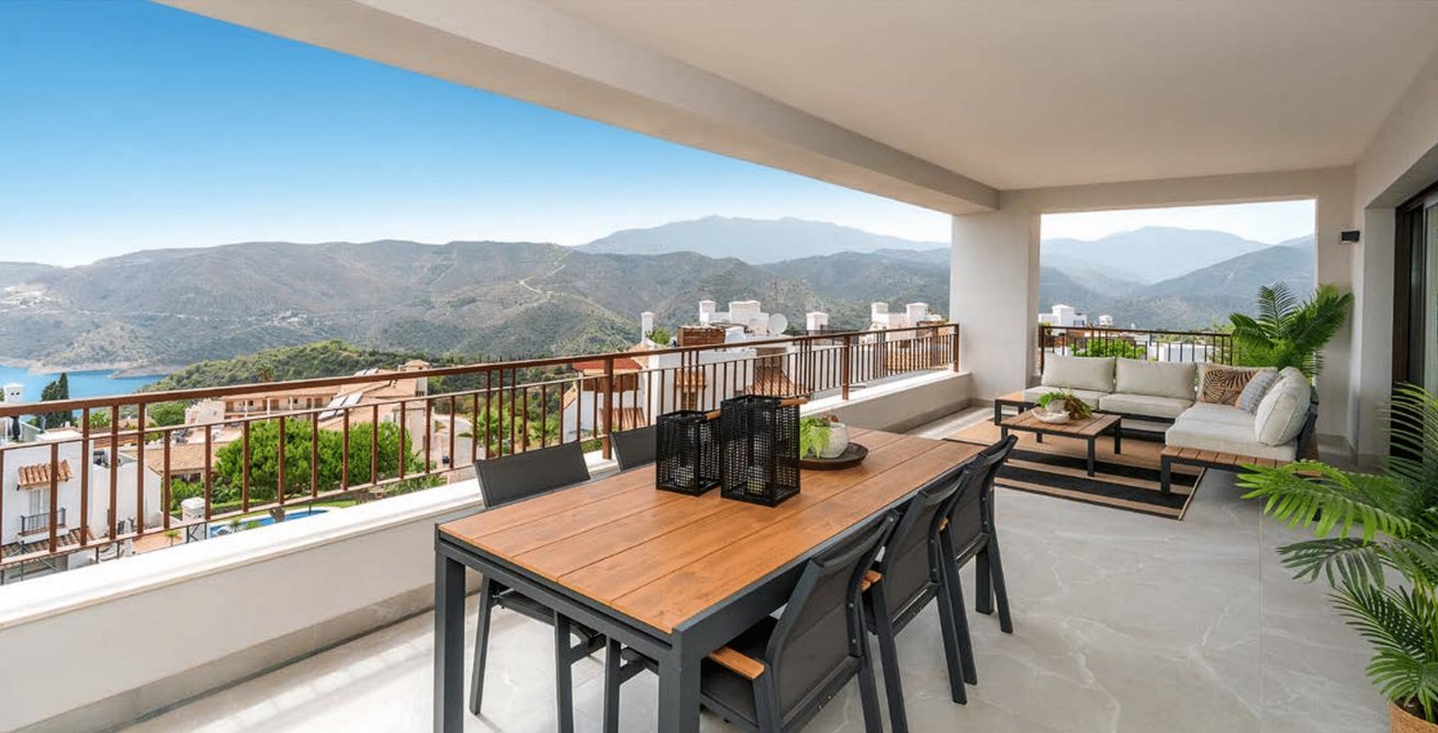 Bei MARBELLA - Exklusives NEUBAU-Penthouse in wunderbarem Naturumfeld