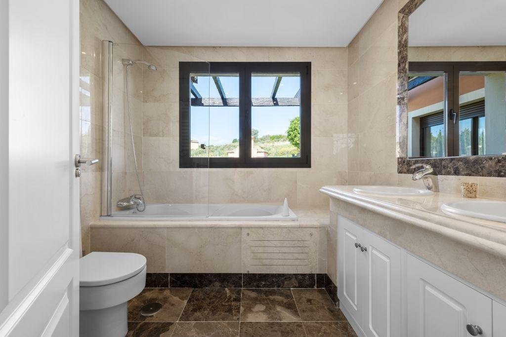 New build, 3 bedroom, 2 bathroom Villa in Estepona