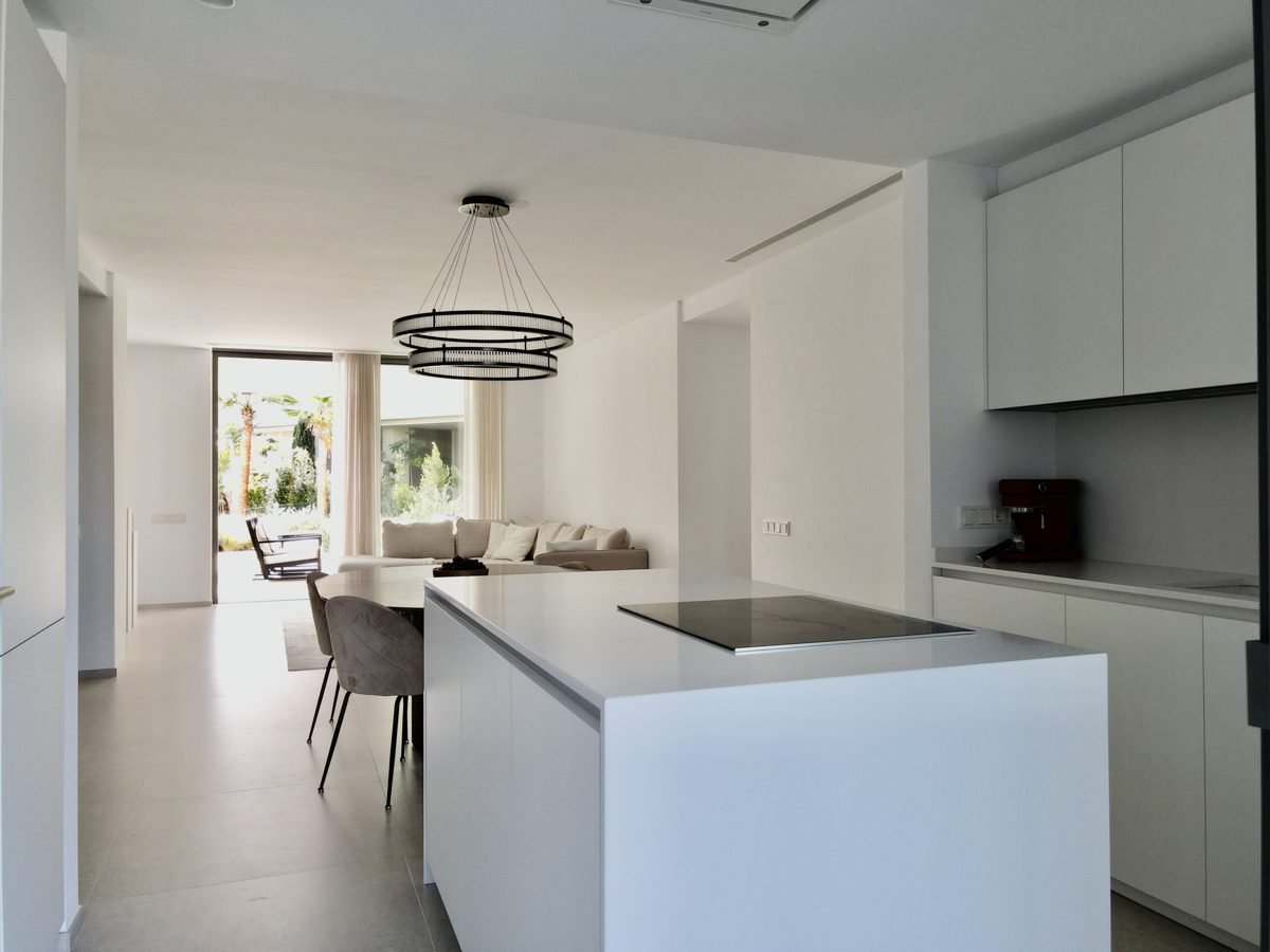 3-Bed High End Apartment Benahavis 