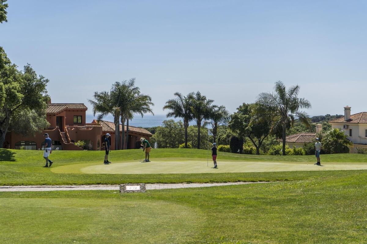 New build, 3 bedroom, 2 bathroom apartment in Sotogrande