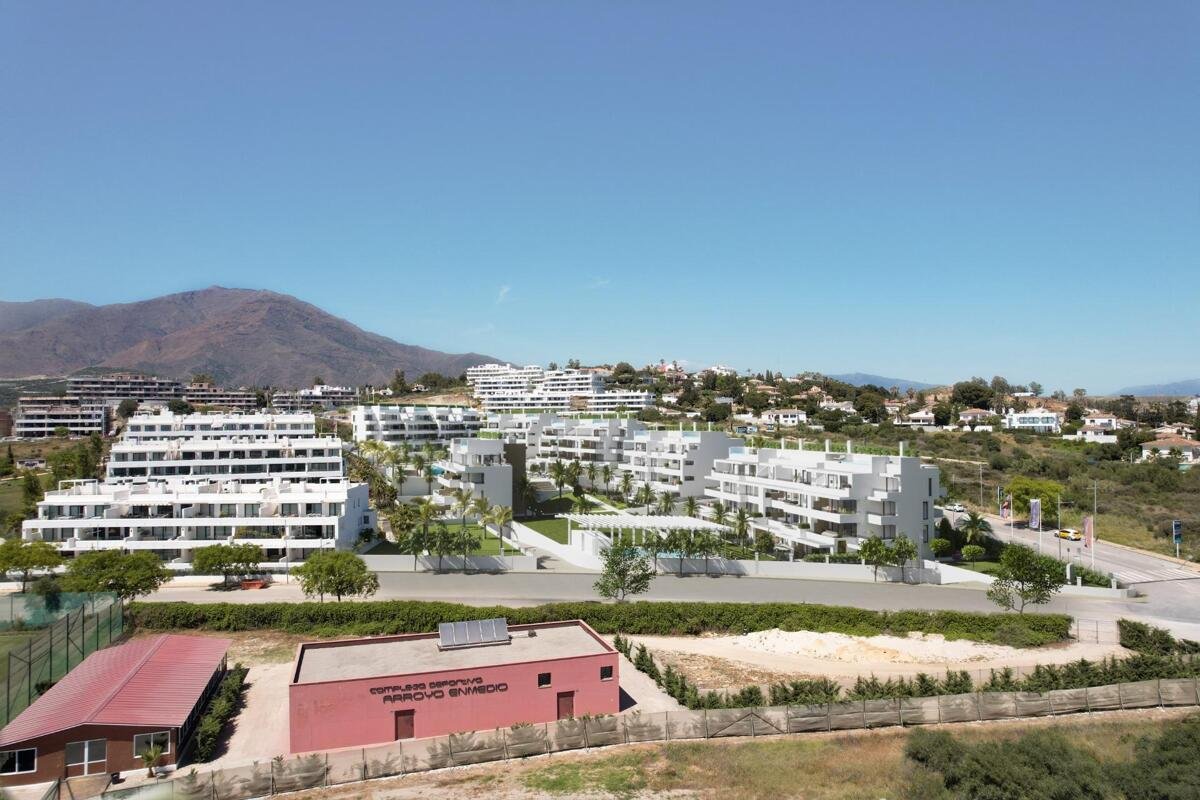 New build, 3 bedroom, 2 bathroom apartment in Estepona