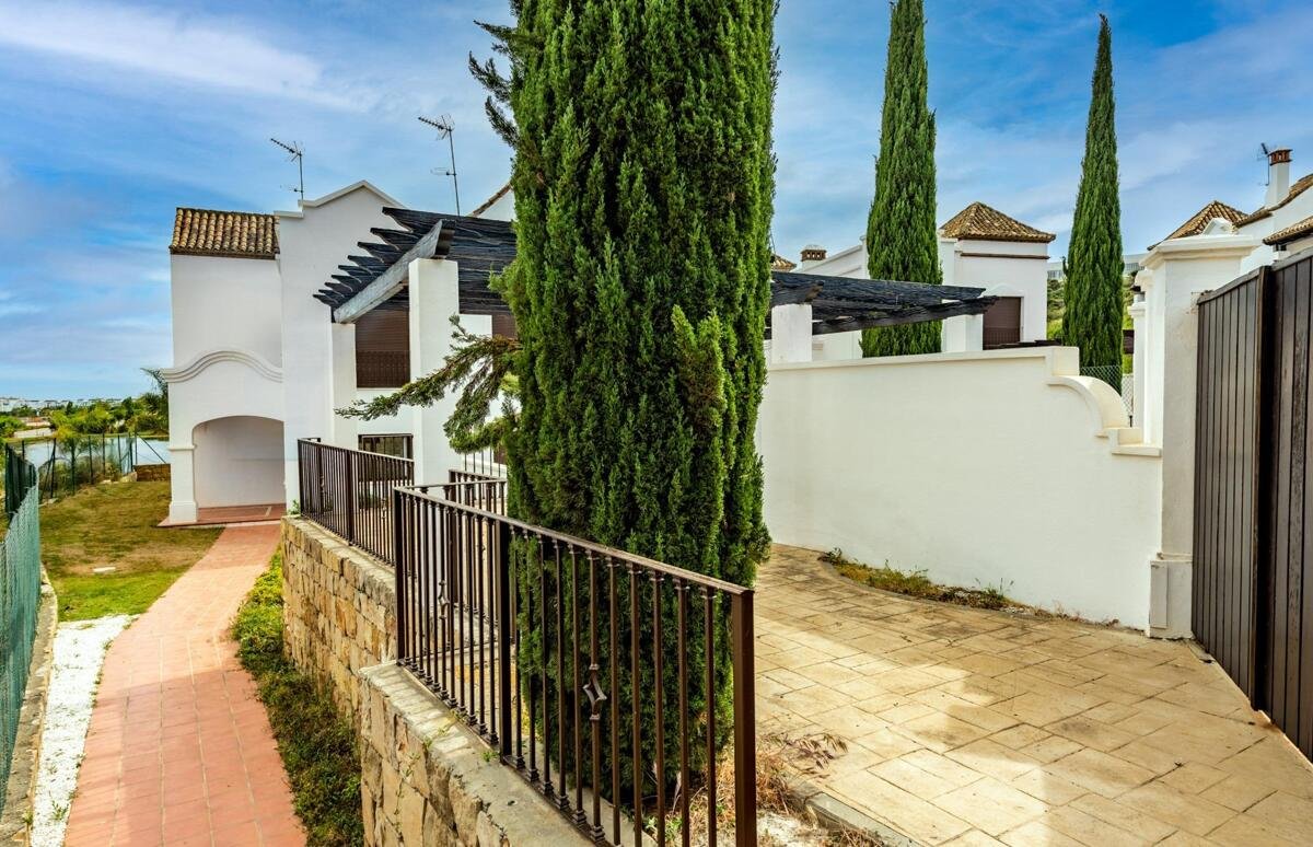 4-bedroom Semidetached Golf Villas in Estepona