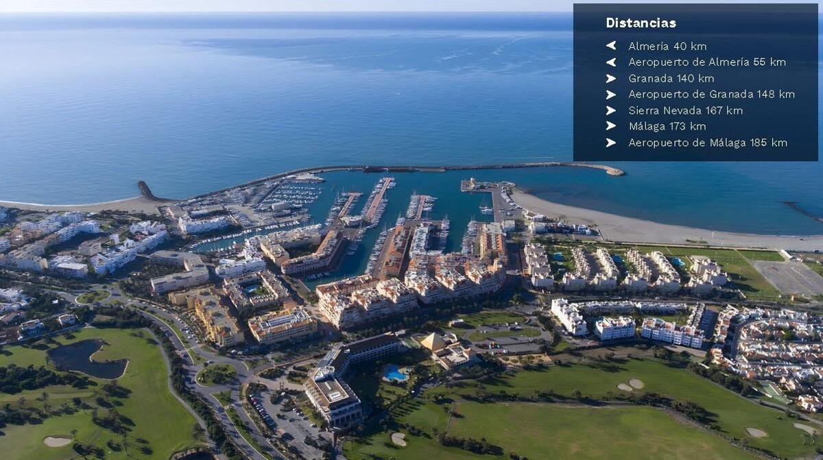 New build, 3 bedroom, 2 bathroom apartment in Almerimar