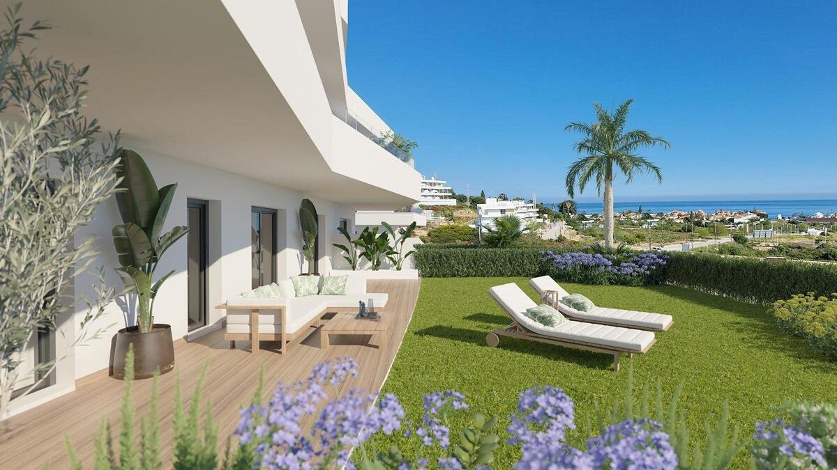 New build, 4 bedroom, 2 bathroom penthouse in Estepona