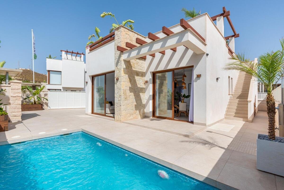 New build, 2 bedroom, 2 bathroom villa in Vera