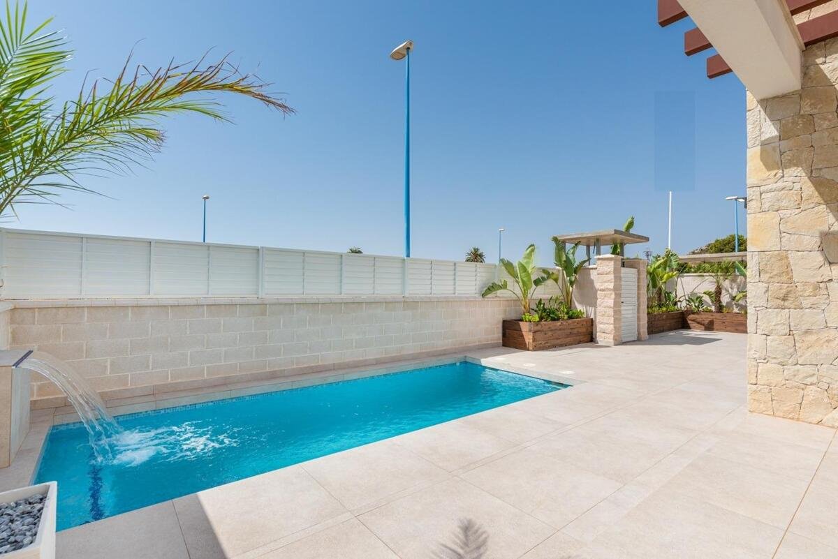 New build, 2 bedroom, 2 bathroom villa in Vera