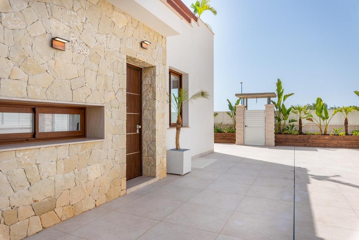 New build, 2 bedroom, 2 bathroom villa in Vera