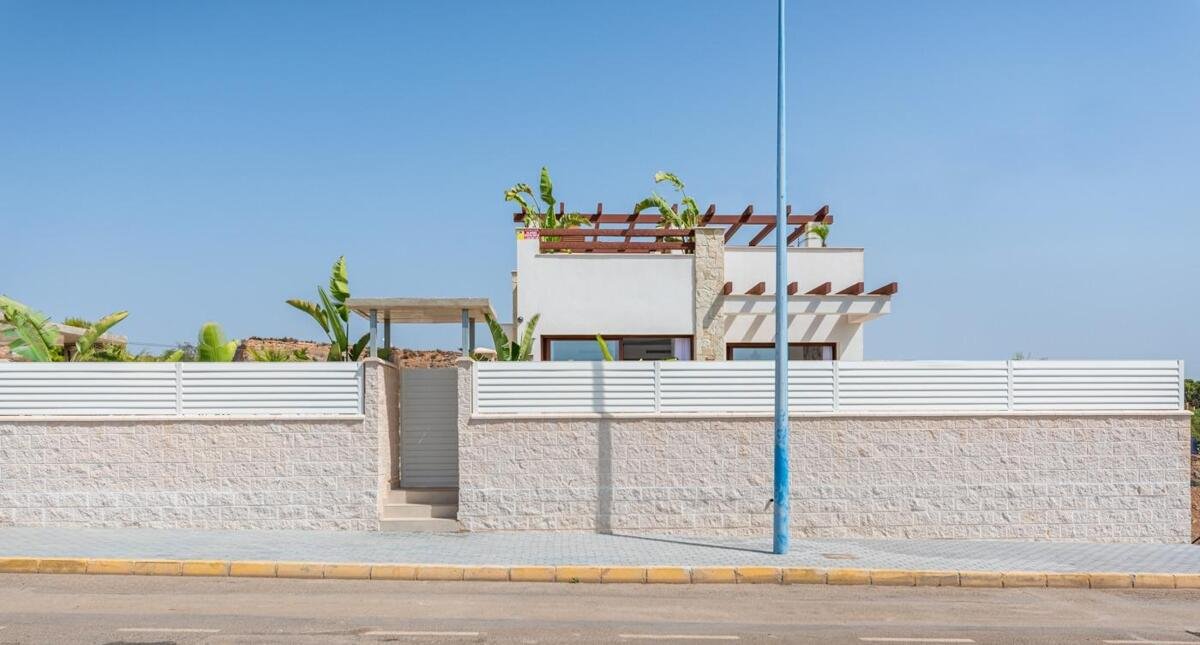 New build, 2 bedroom, 2 bathroom villa in Vera