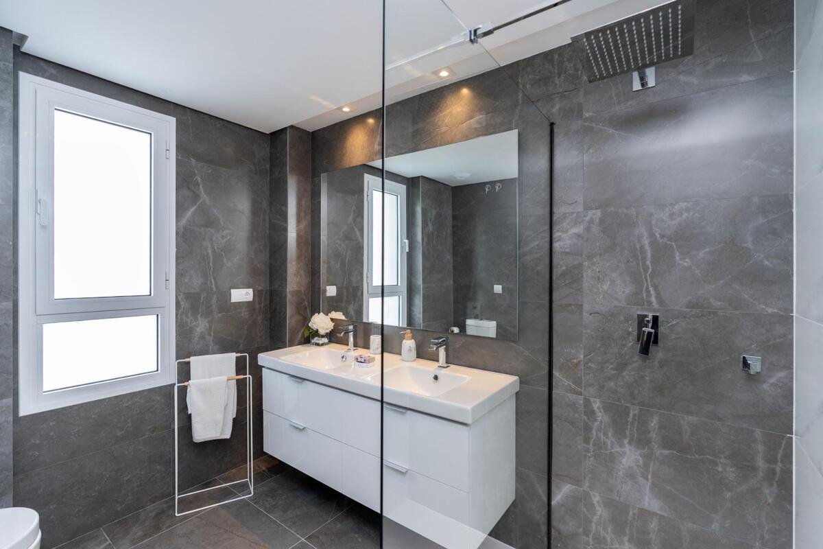 New build, 3 bedroom, 2 bathroom apartment in Sotogrande