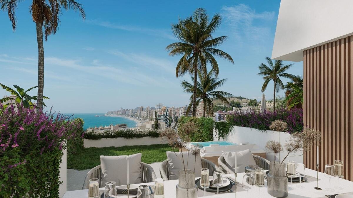 New build, 3 bedroom, 2 bathroom town house in Fuengirola