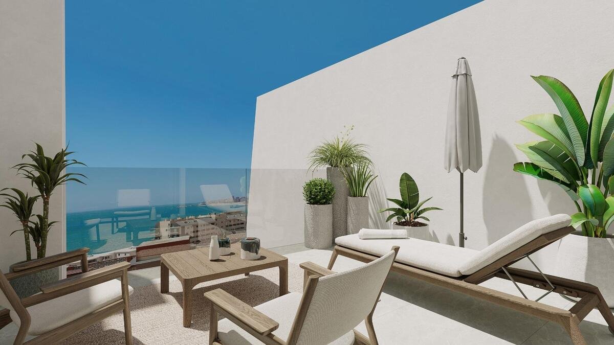 New build, 3 bedroom, 2 bathroom town house in Fuengirola