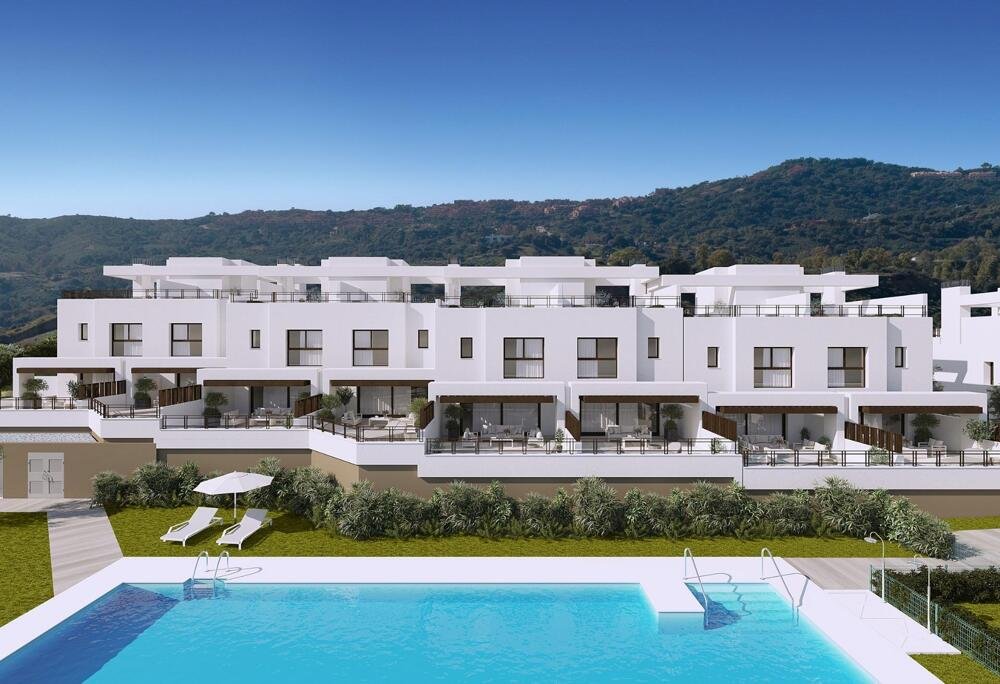 New build, 3 bedroom, 2 bathroom town house in Mijas