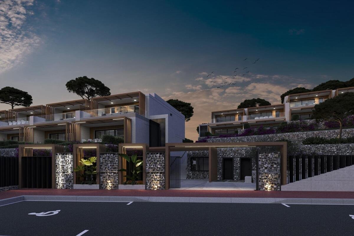 New build, 4 bedroom, 3 bathroom town house in Mijas