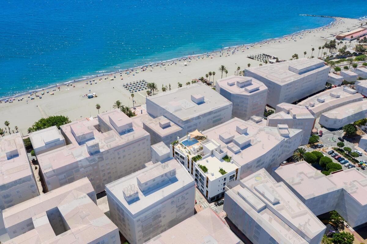 New build, 2 bedroom, 2 bathroom apartment in Estepona