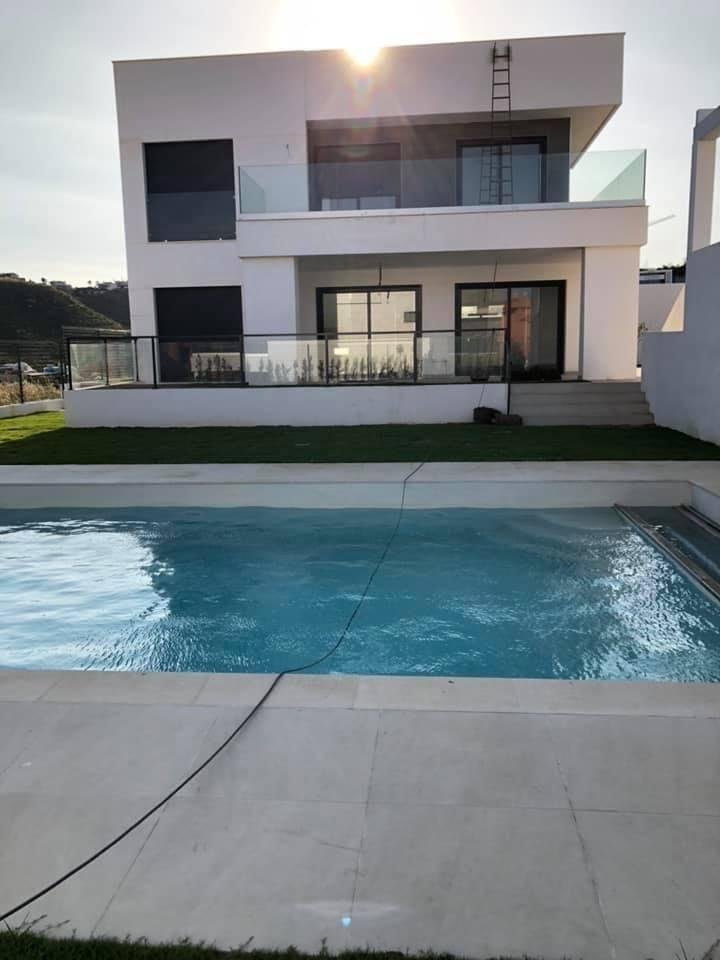 New build, 4 bedroom, 3 bathroom villa in Manilva