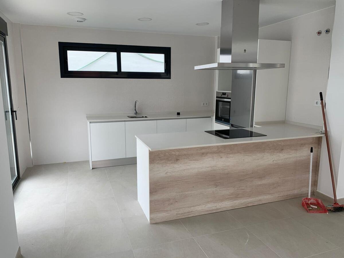 New build, 4 bedroom, 3 bathroom villa in Manilva