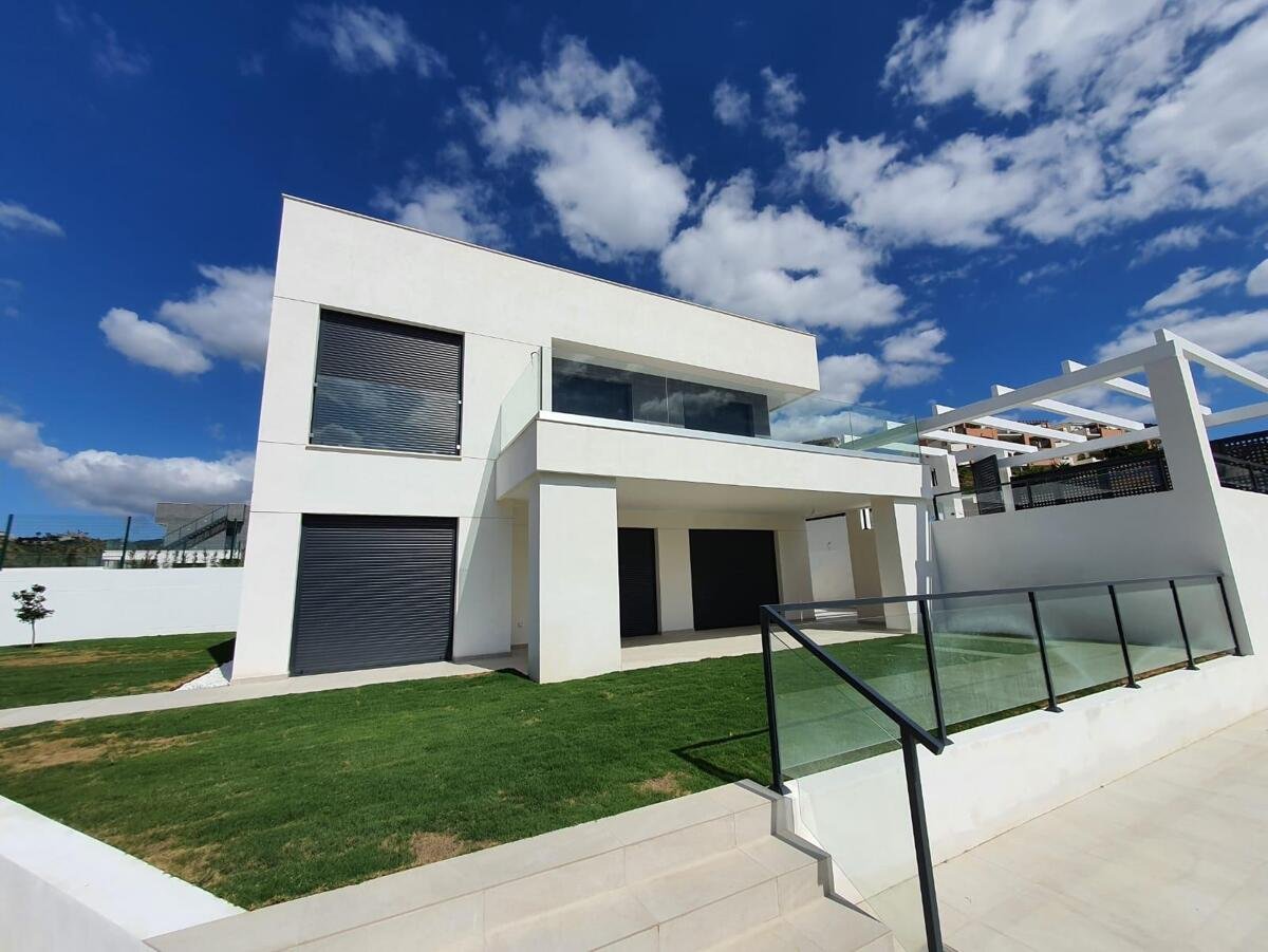 New build, 4 bedroom, 3 bathroom villa in Manilva