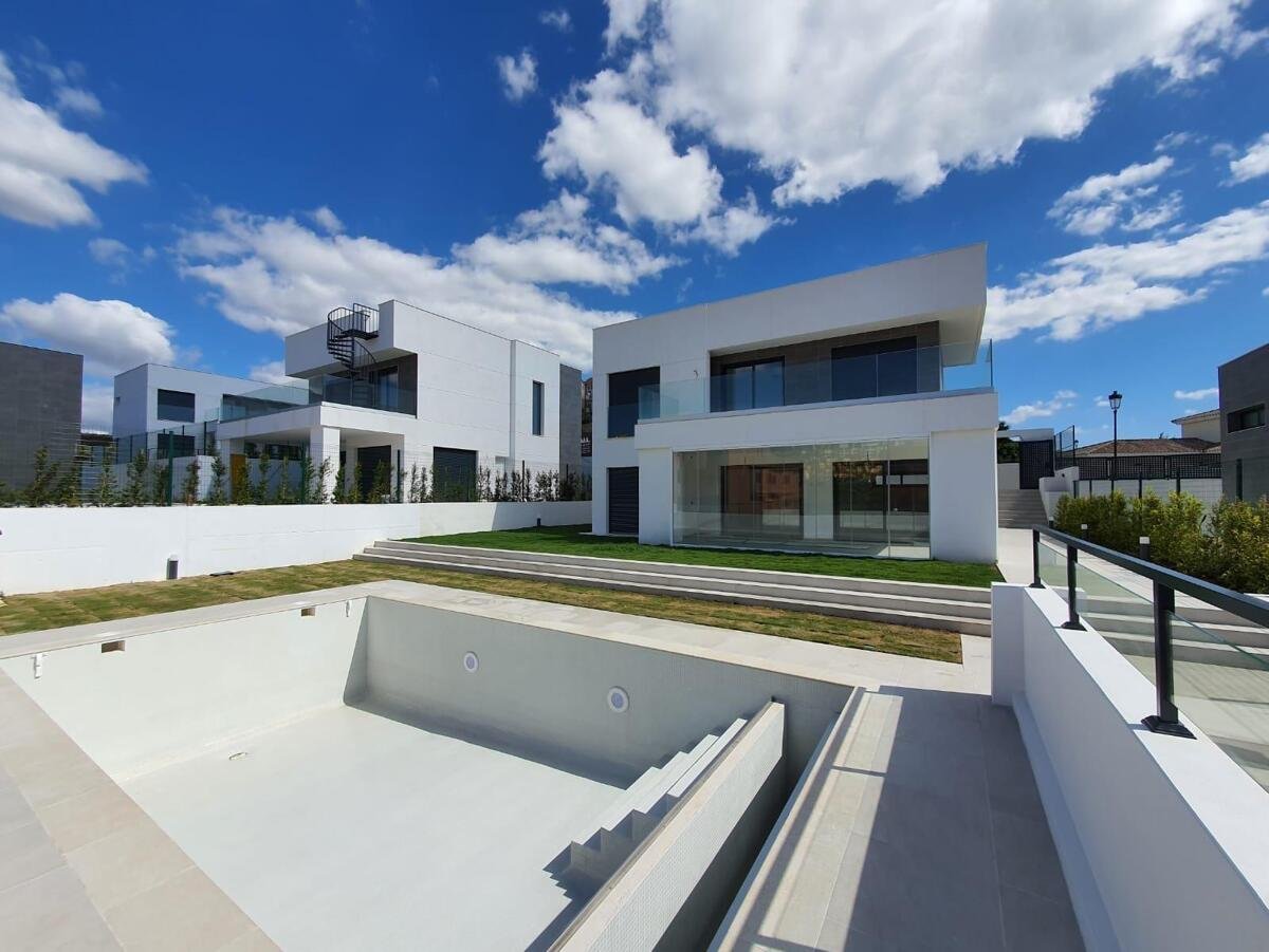New build, 4 bedroom, 3 bathroom villa in Manilva