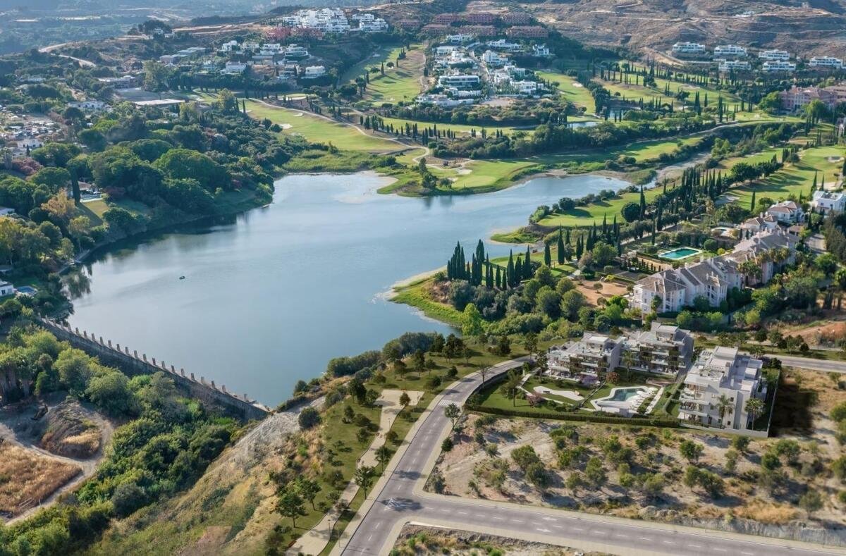 New build, 3 bedroom, 3 bathroom apartment in Estepona