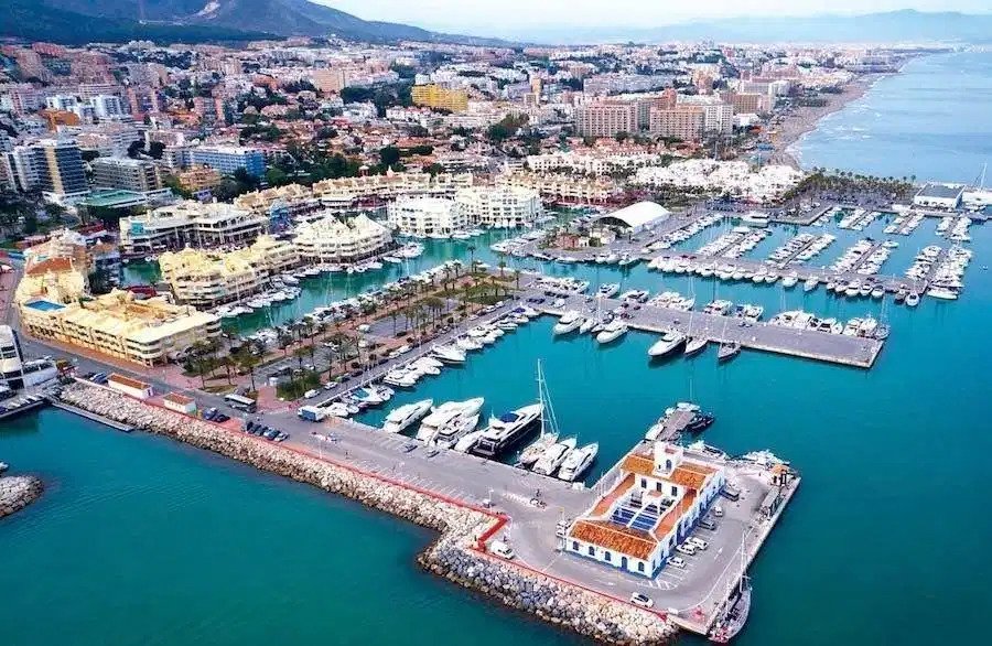 3-Bedroom, 3-Bathroom Duplex Penthouse with Sea Views in Benalmádena