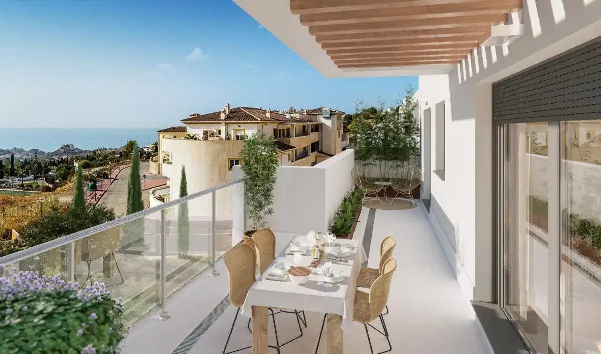 2-Bedroom, 2-Bathroom Penthouse with Panoramic Sea Views in Benalmádena Pueblo