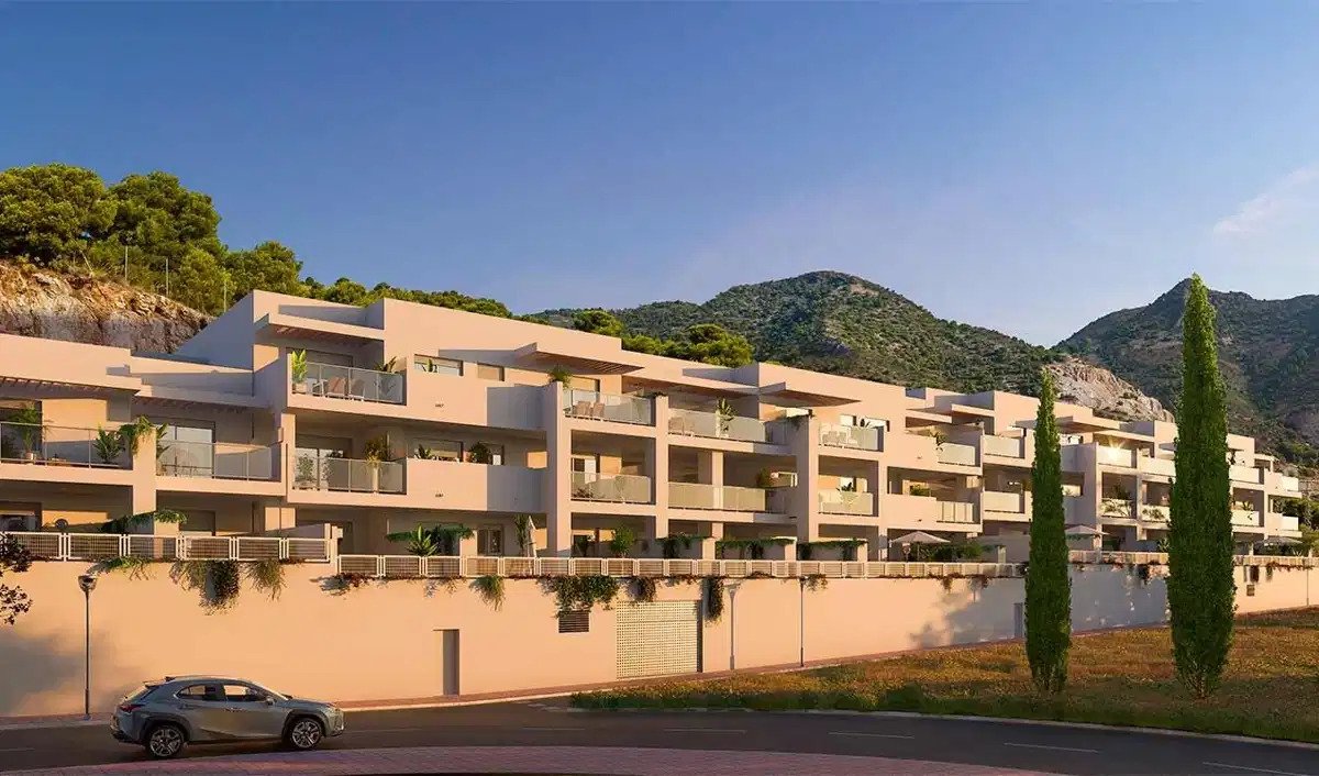 3-Bedroom, 2-Bathroom Penthouse with Panoramic Sea Views in Benalmádena Pueblo