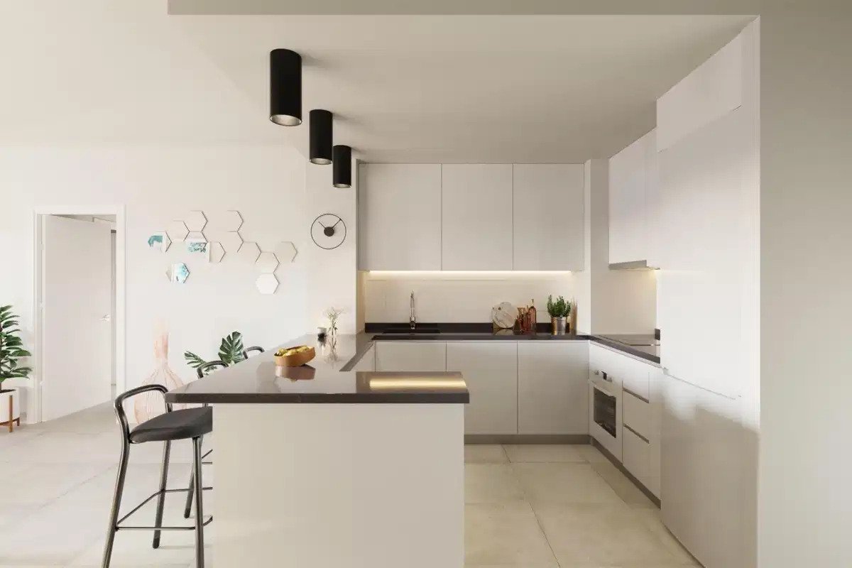 3-Bedroom, 2-Bathroom Apartment with Rooftop Pool and Parking in Central Fuengirola
