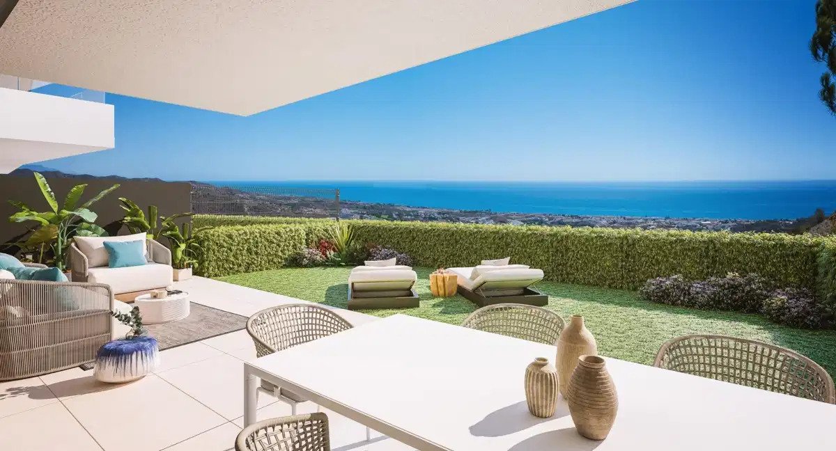 2-Bedroom, 2-Bathroom Ground Floor Apartment with Panoramic Sea Views in Rincón de la Victoria
