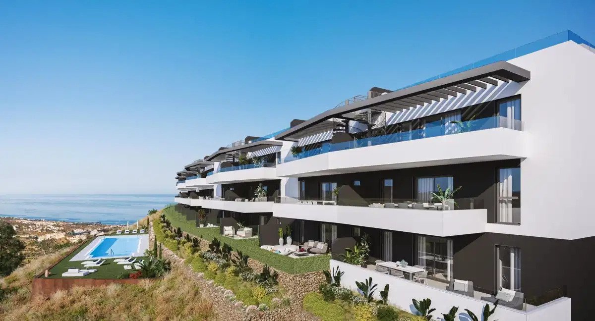 2-Bedroom, 2-Bathroom Ground Floor Apartment with Panoramic Sea Views in Rincón de la Victoria