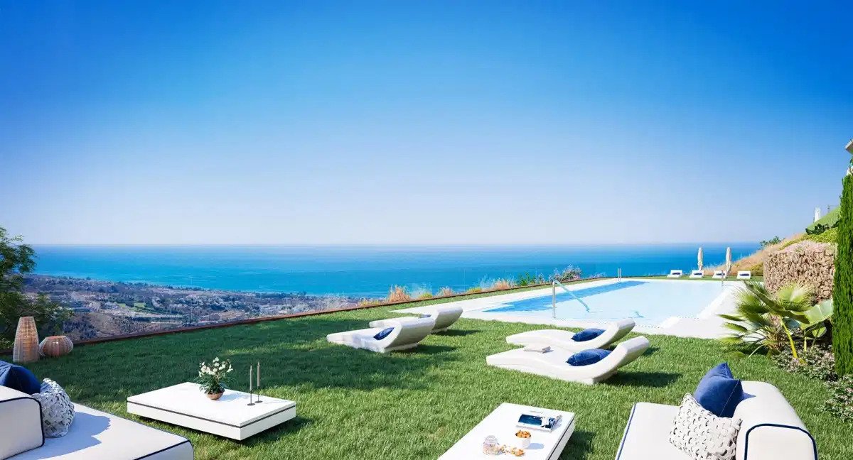 2-Bedroom, 2-Bathroom Ground Floor Apartment with Panoramic Sea Views in Rincón de la Victoria
