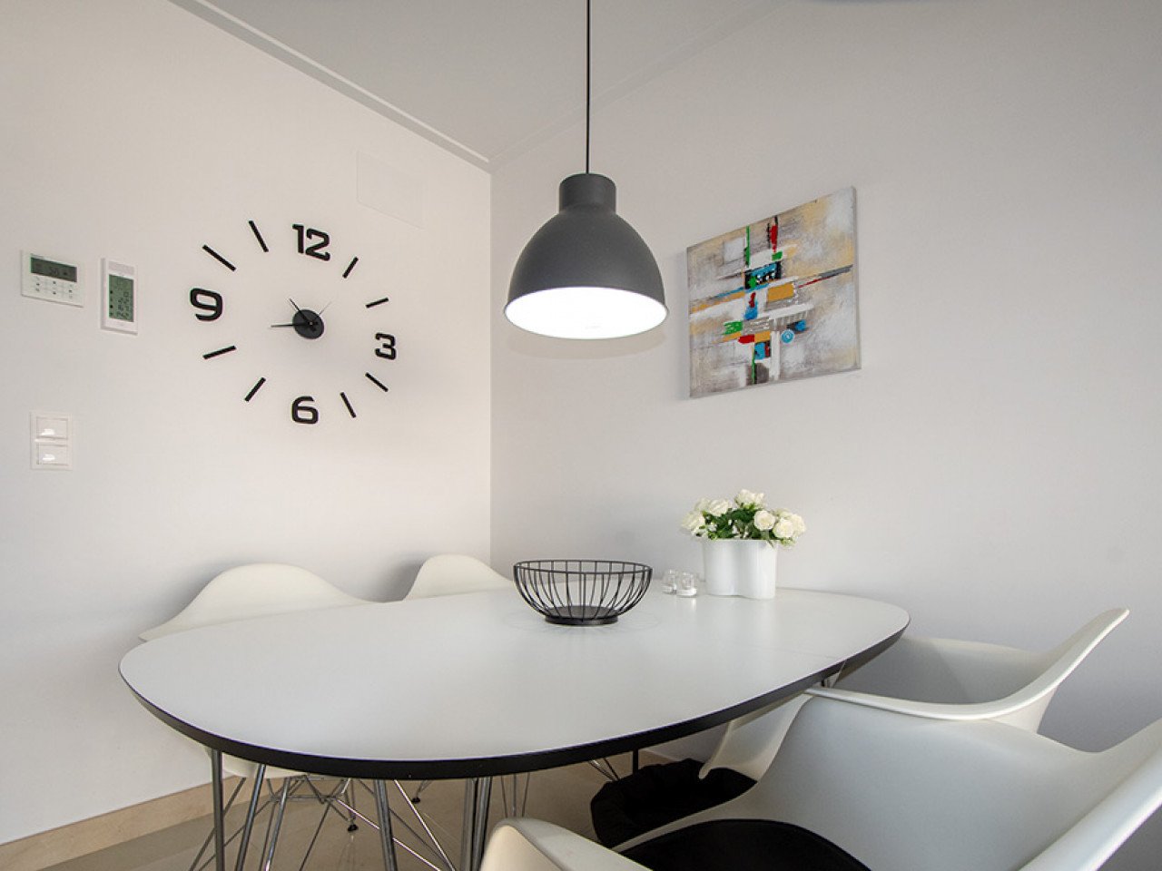 Welcome to this modern and inviting semi-detached villa located in a peaceful area of the popular Ciudad Quesada. Here you will enjoy the perfect c...