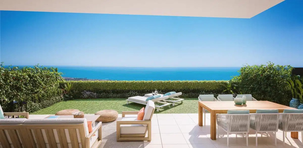 2-Bedroom, 2-Bathroom Ground Floor Apartment with Panoramic Sea Views in Rincón de la Victoria