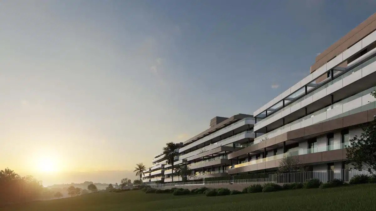 1-Bedroom, 1-Bathroom Penthouse with Sea and Golf Views in Estepona Golf