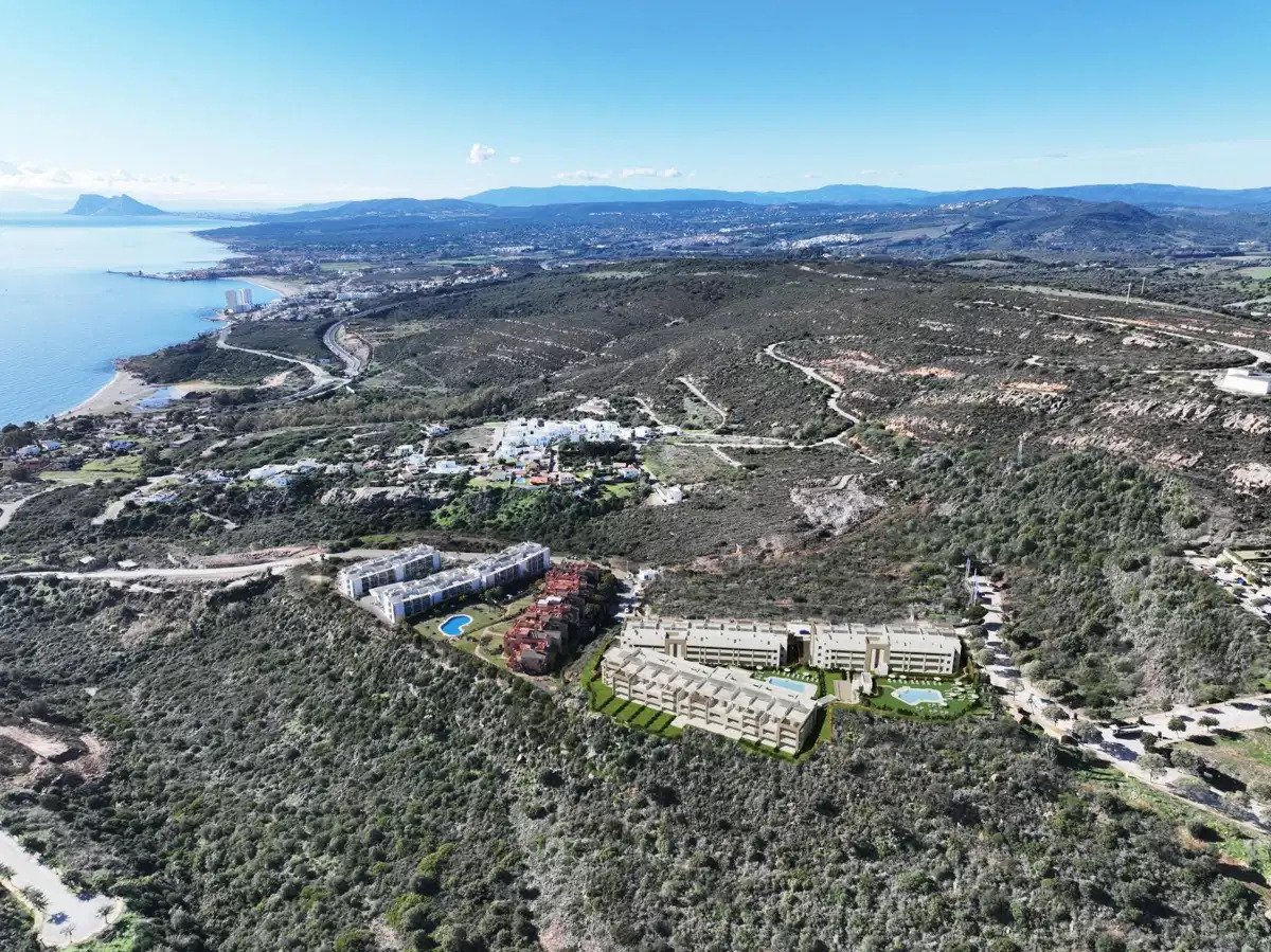 2-Bedroom, 2-Bathroom Apartment with Sea Views and Premium Amenities in Bahía de las Rocas, Manilva