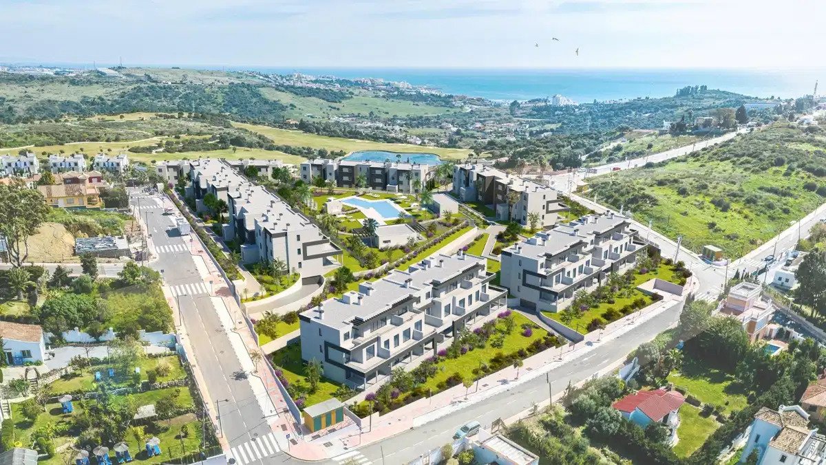 3-Bedroom, 2-Bathroom Ground Floor Apartment with Spacious Terraces near Estepona