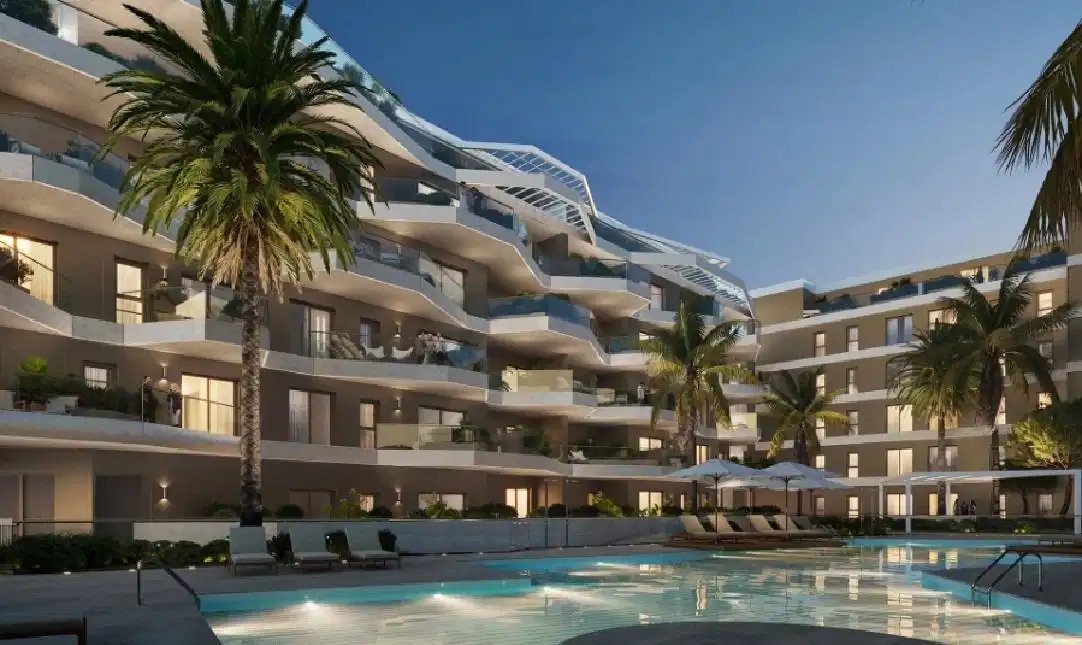 3-Bedroom, 2-Bathroom Penthouse with Panoramic Rooftop Pool in Las Lagunas de Mijas