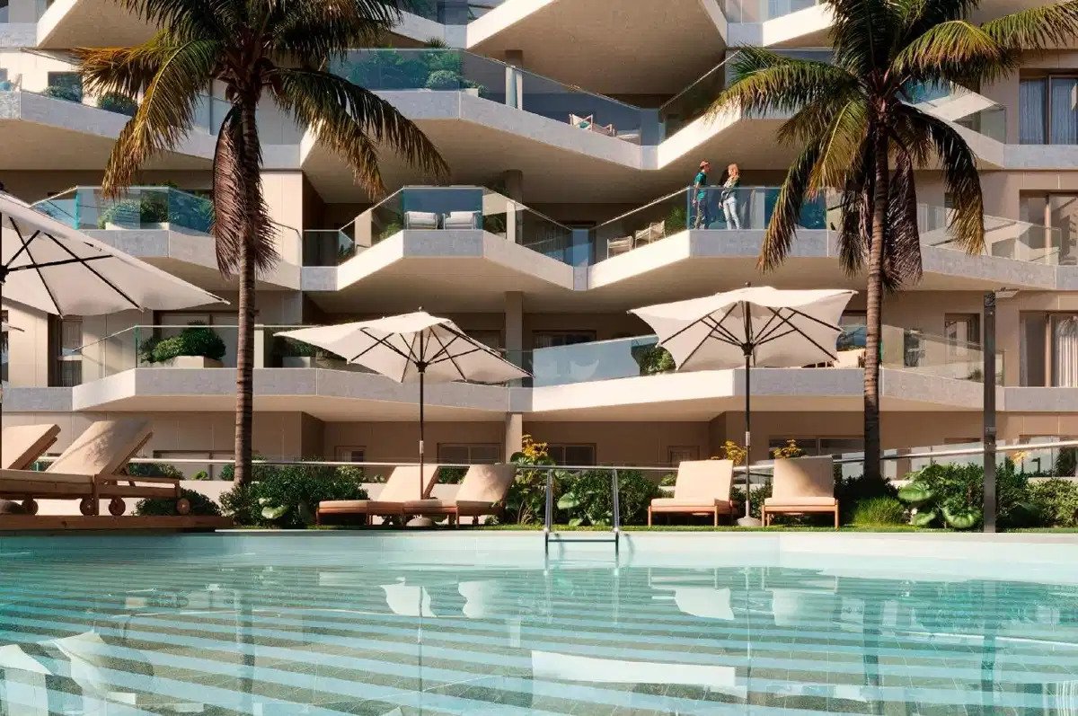 3-Bedroom, 2-Bathroom Penthouse with Panoramic Rooftop Pool in Las Lagunas de Mijas