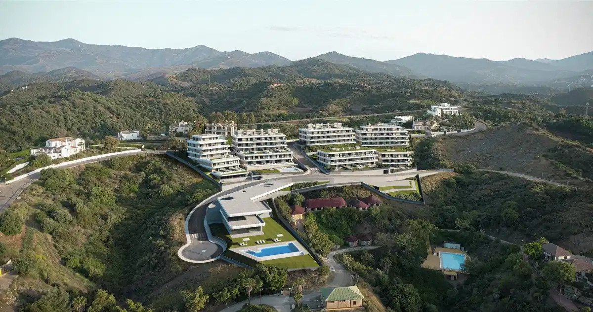 2-Bedroom, 2-Bathroom Penthouse with Sea Views and Exceptional Amenities in Selwo, Estepona
