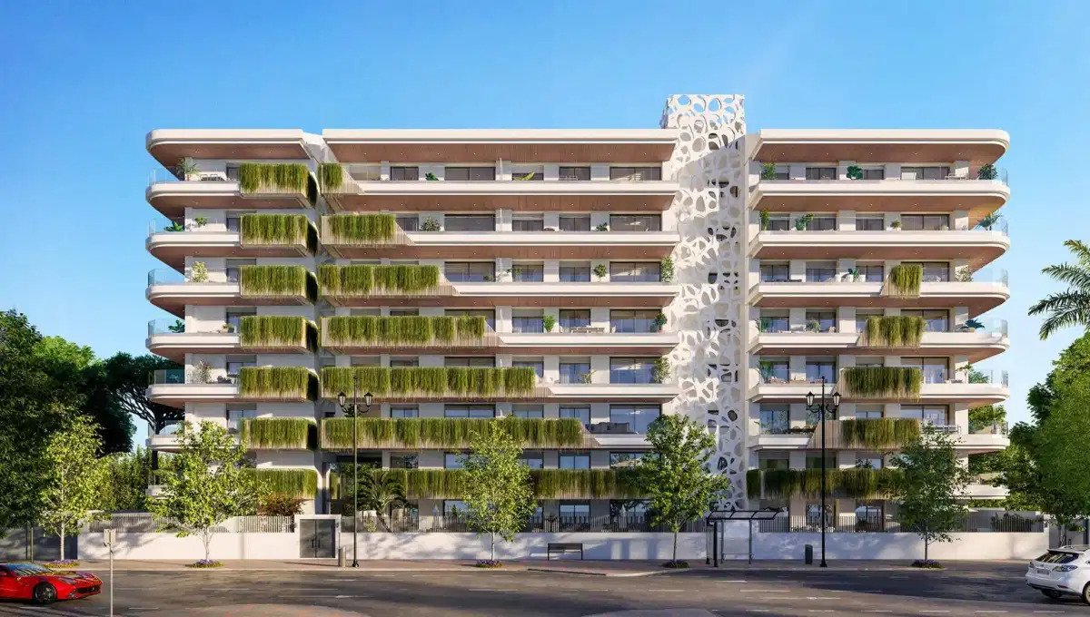 2-Bedroom, 2-Bathroom Apartment with Exceptional Amenities in Central Fuengirola