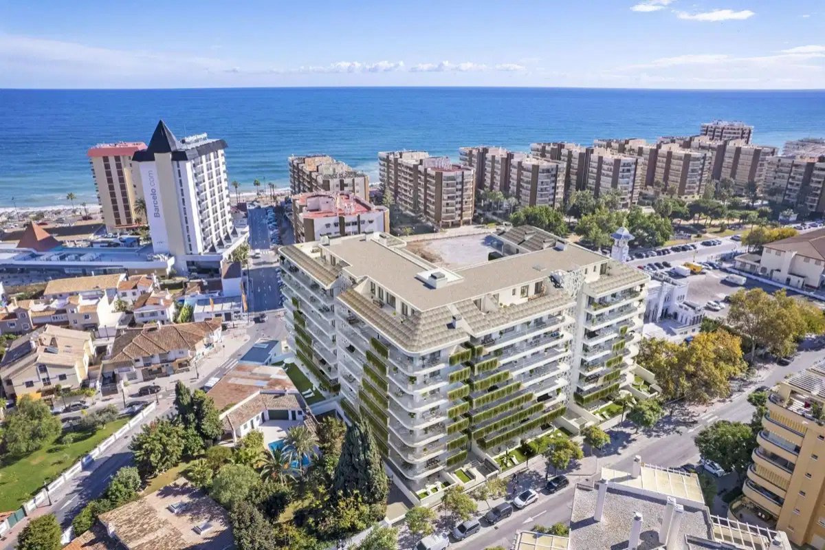 2-Bedroom, 2-Bathroom Apartment with Exceptional Amenities in Central Fuengirola