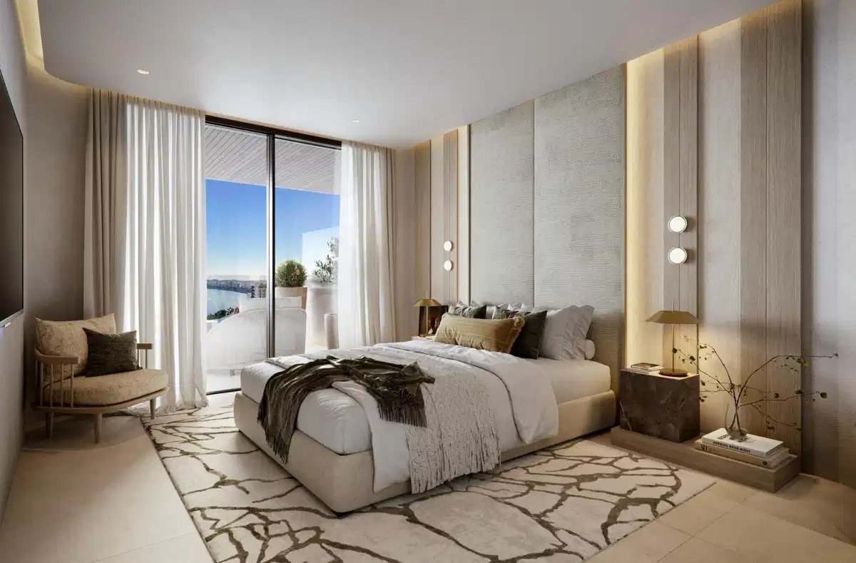 3-Bedroom, 2-Bathroom Penthouse with Panoramic Sea Views in Carvajal, Fuengirola