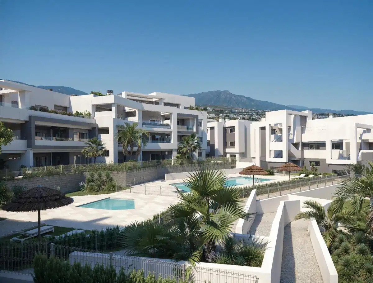 2-Bedroom, 2-Bathroom Ground Floor Apartment with Resort Facilities in Selwo, Estepona
