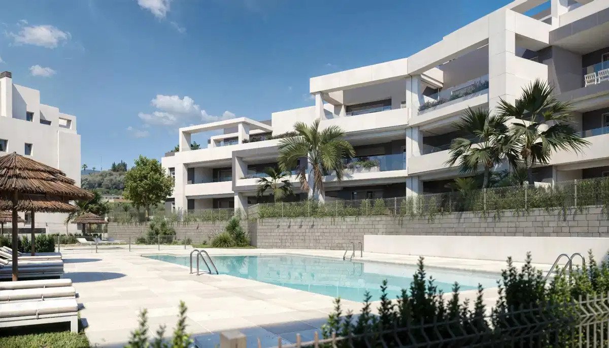 2-Bedroom, 2-Bathroom Ground Floor Apartment with Resort Facilities in Selwo, Estepona