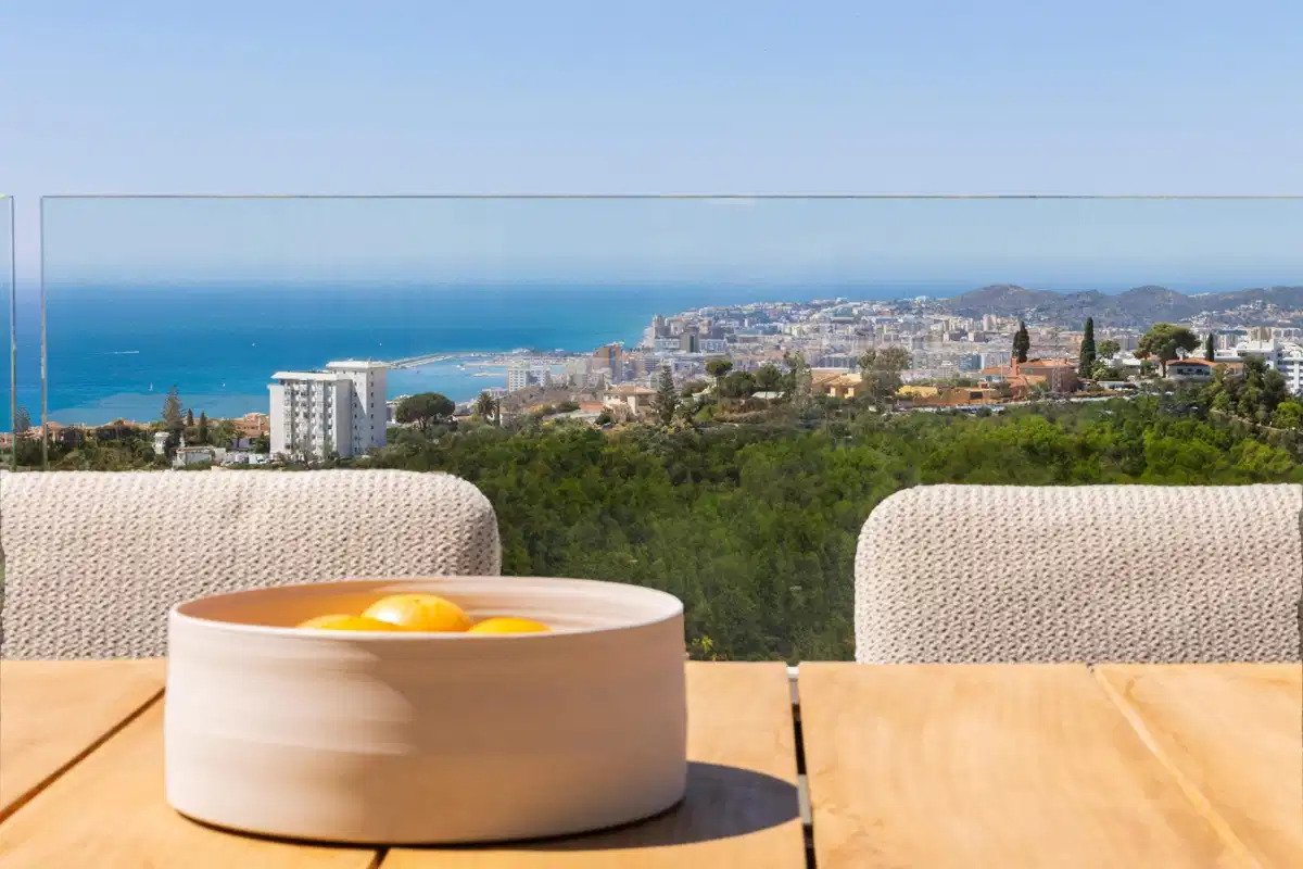 2-Bedroom, 2-Bathroom Modern Apartments with Sea Views in El Higuerón, Costa del Sol