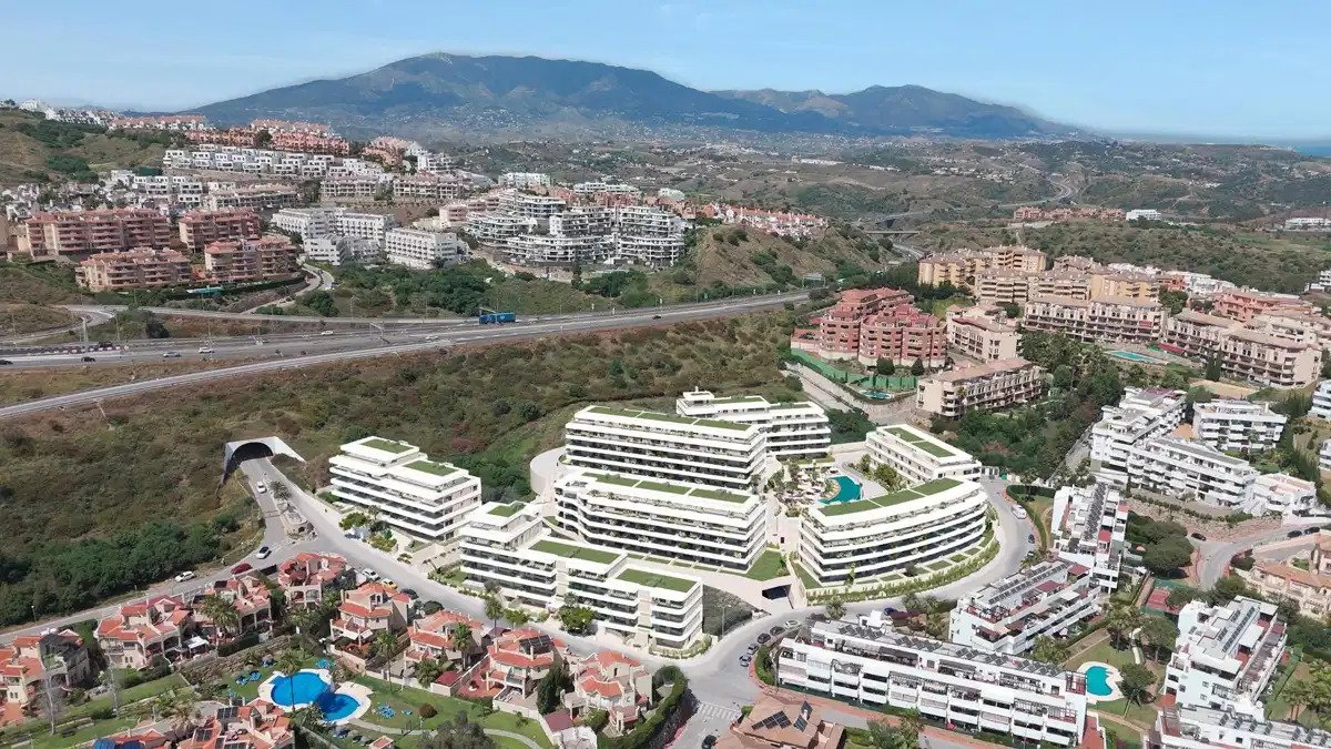 2-Bedroom, 2-Bathroom Ground Floor Apartment with Spacious Terrace in Riviera del Sol