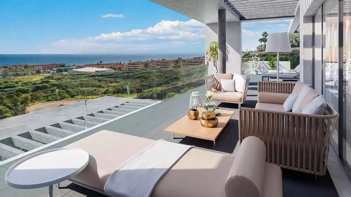 2-Bedroom, 2-Bathroom Apartment with Panoramic Sea Views in Las Lagunas de Mijas