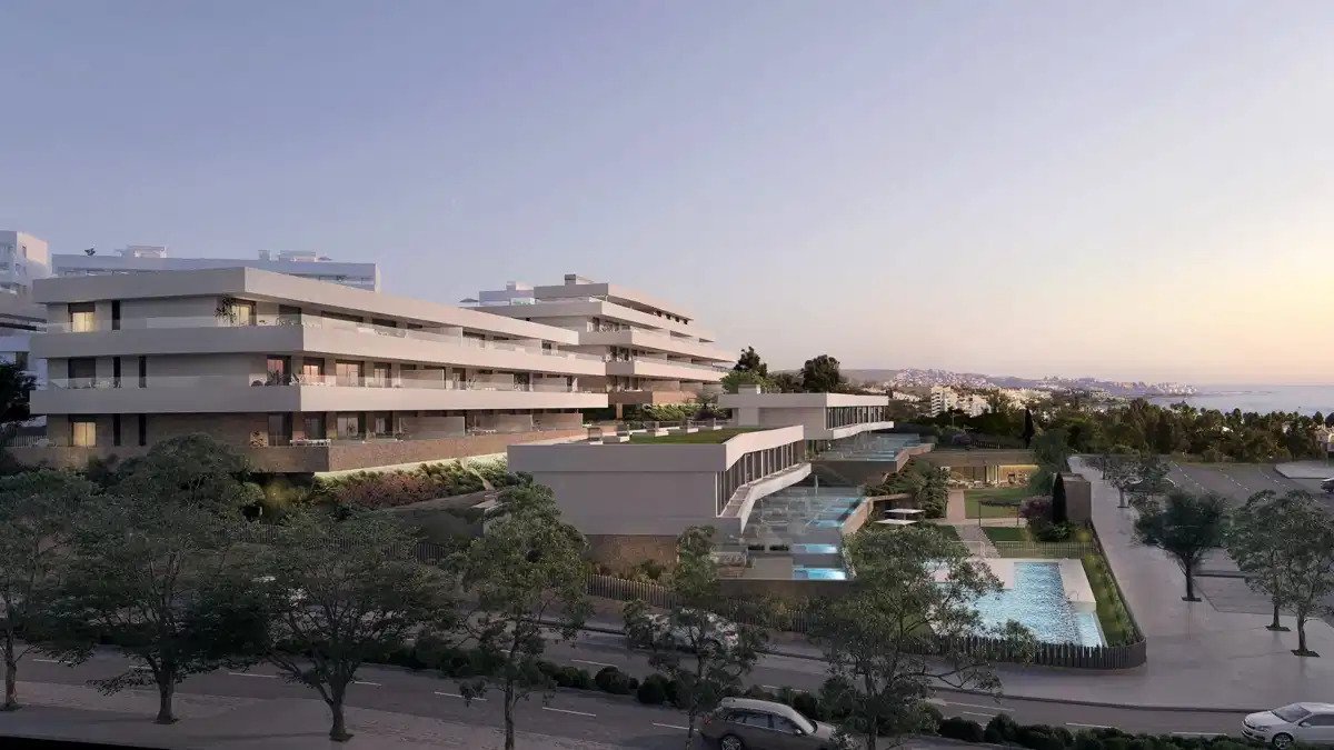 2-Bedroom, 2-Bathroom Ground Floor Apartment with Sea Views and Large Terrace in Estepona