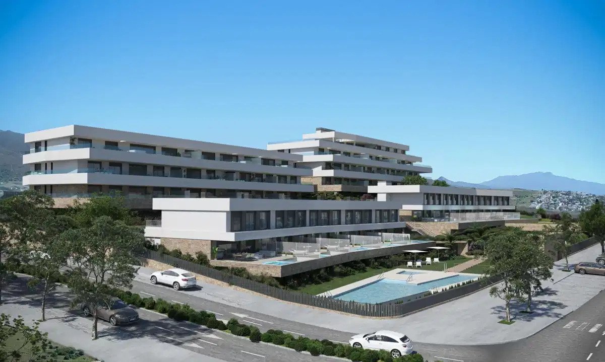 2-Bedroom, 2-Bathroom Ground Floor Apartment with Sea Views and Large Terrace in Estepona