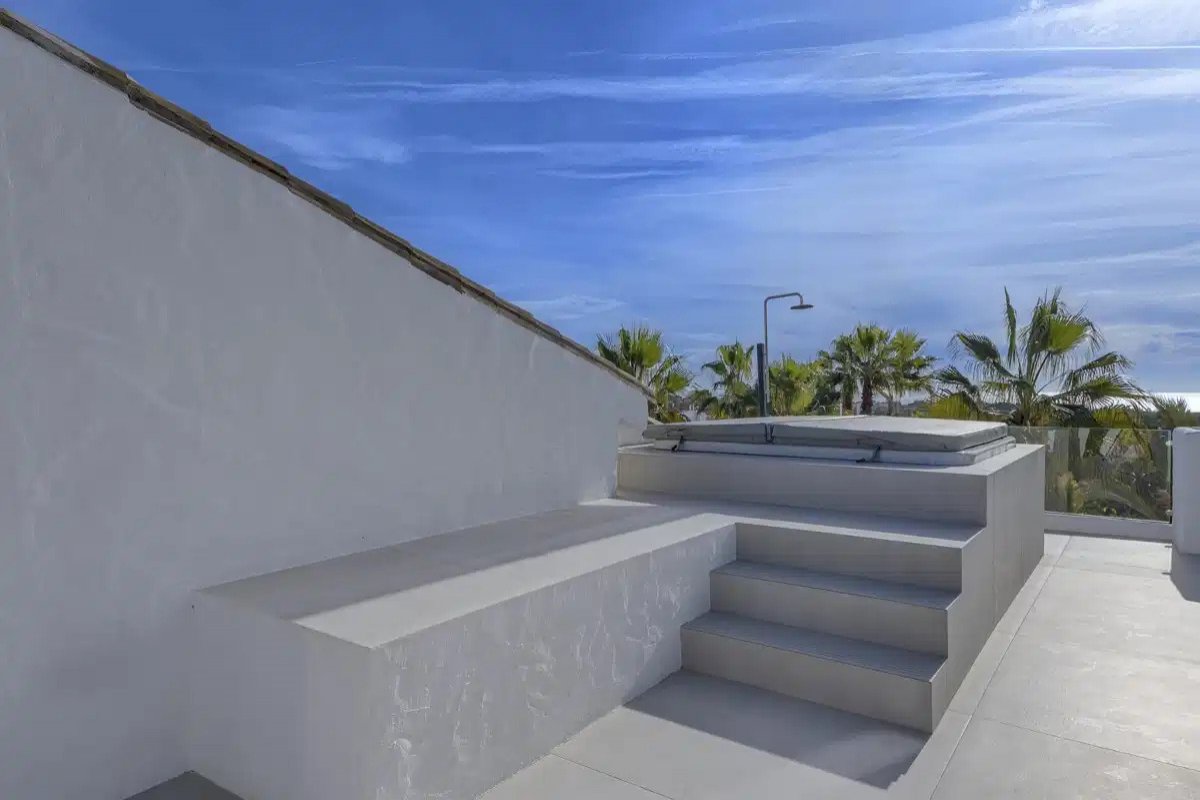 3-Bedroom, 2-Bathroom Luxury Duplex Penthouse in El Paraiso Estepona-Marbella Area